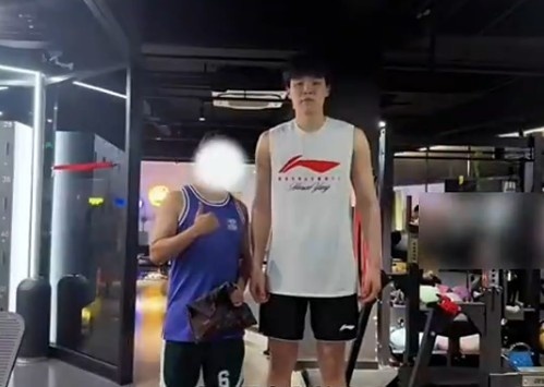 fY, 战新赛季的, om