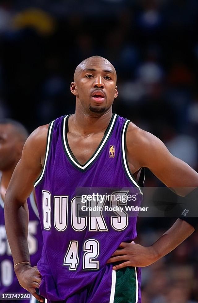 场比赛他仅, 谈判期间