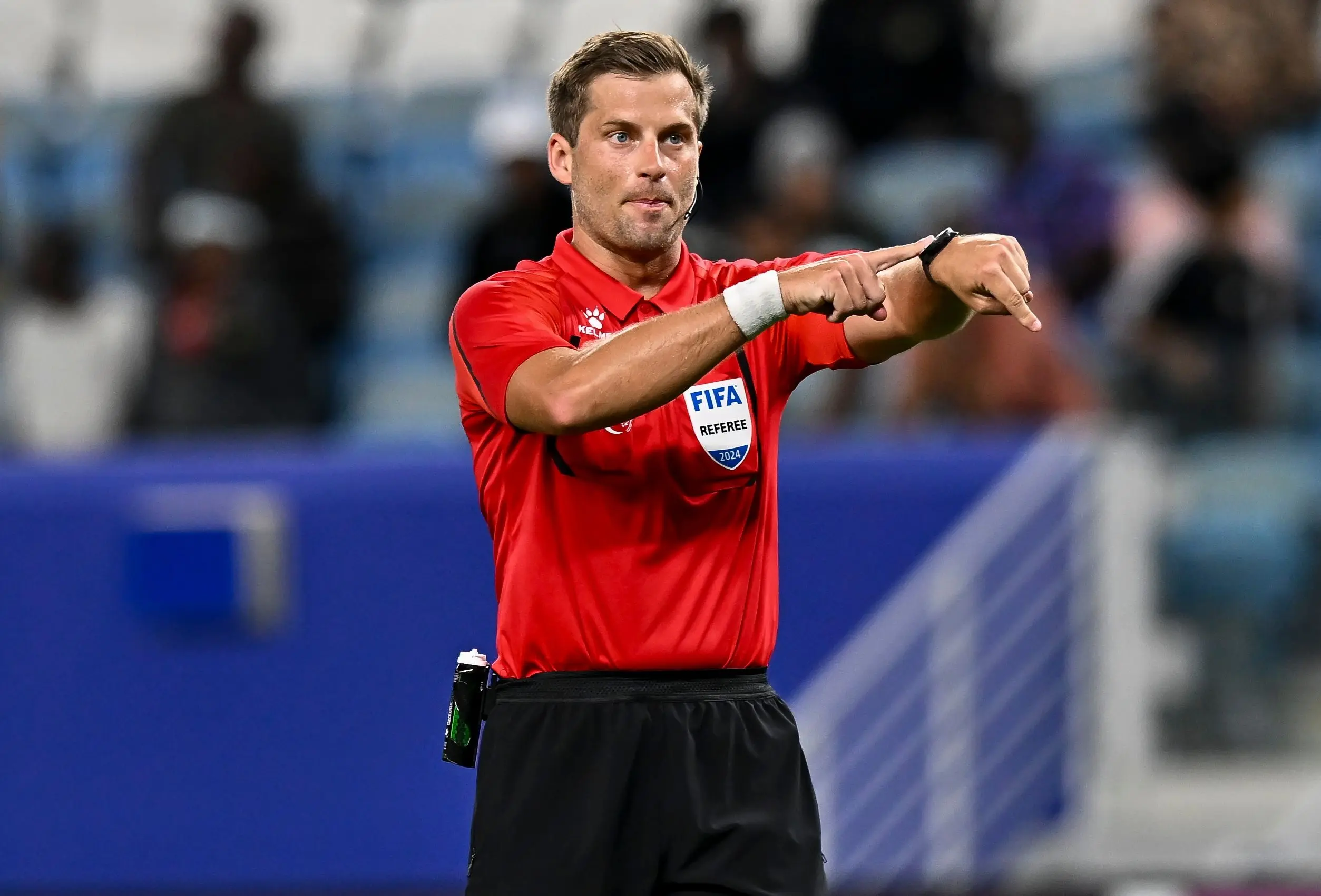 轮的情况下, 北京国安迎