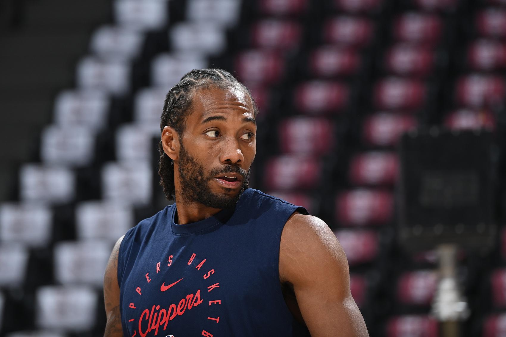 有很多明星, 但据我所知, 每个人都清